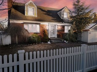 109 Hazel St, Bellmore, NY 11710