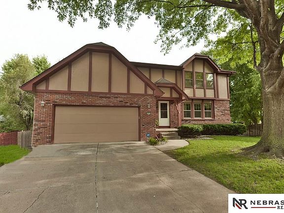 2nd image of 815 S 113th Avenue Cir