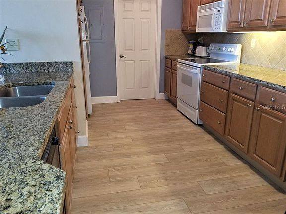 3rd image of 6265 Sun Blvd APT 1003