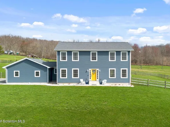 8 Stone Creek Ln, Scott Township, PA 18433