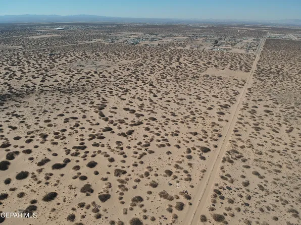 Perlite Dr, Clint, TX 79836