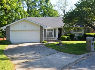 2175 E Regency Pl, Springfield, MO 65804
