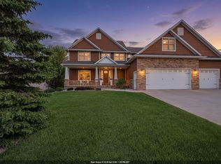 2017 E Higgins Hl, De Pere, WI 54115