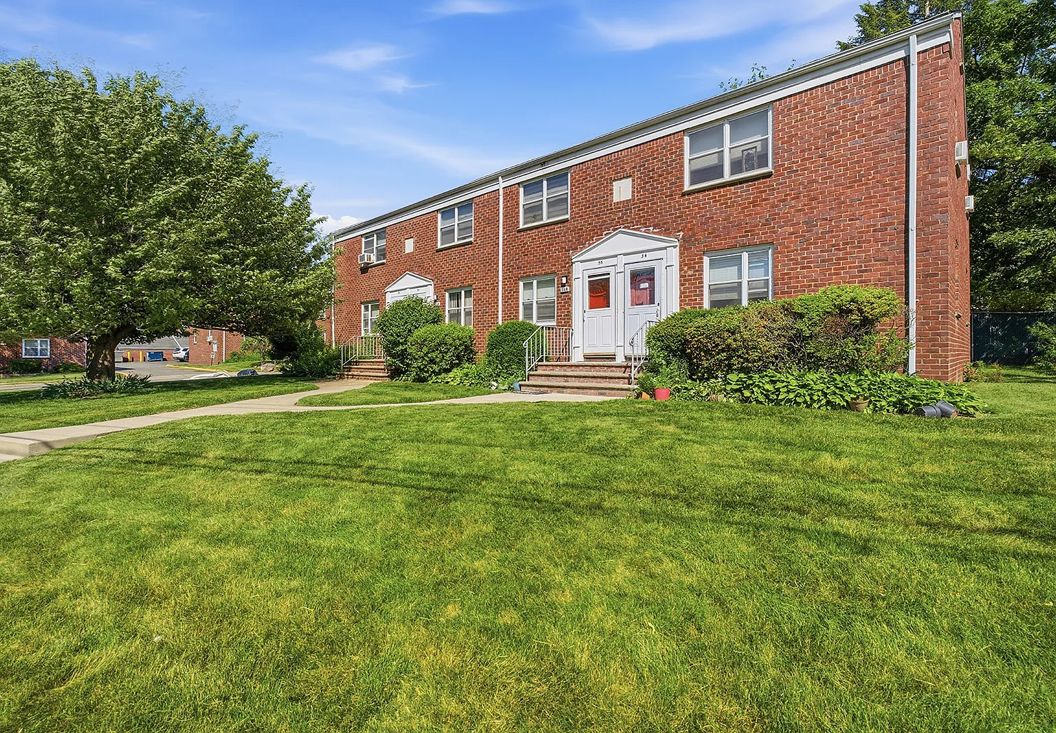 2 bed, $2,300 — Photo 1