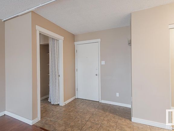 5125 Riverbend Rd NW #203, Edmonton, AB T6H 5K5 | MLS #E4403102 | Zillow