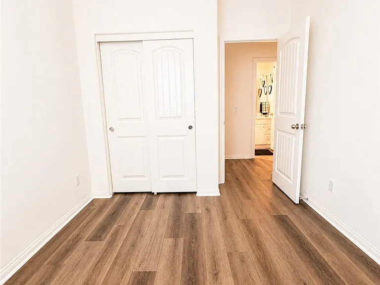 16570 Wyndham Ln — Photo 12
