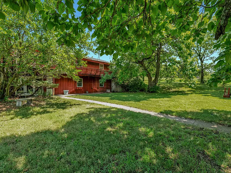 40 Deep Creek Rd — Photo 2