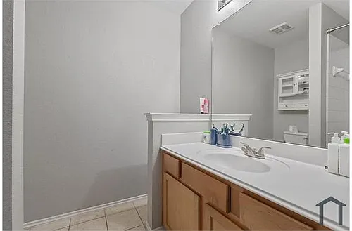 1435 Sleepy Hollow Dr Photo 1