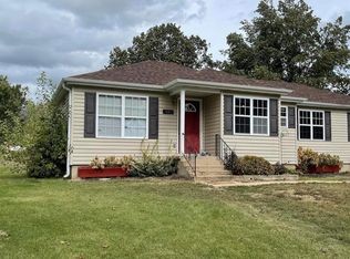 1005 W Myrtle St, Cuba, MO 65453