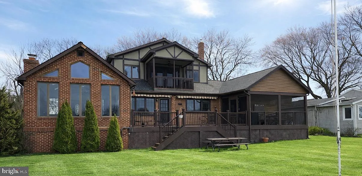 1122 Beech Dr photo 1