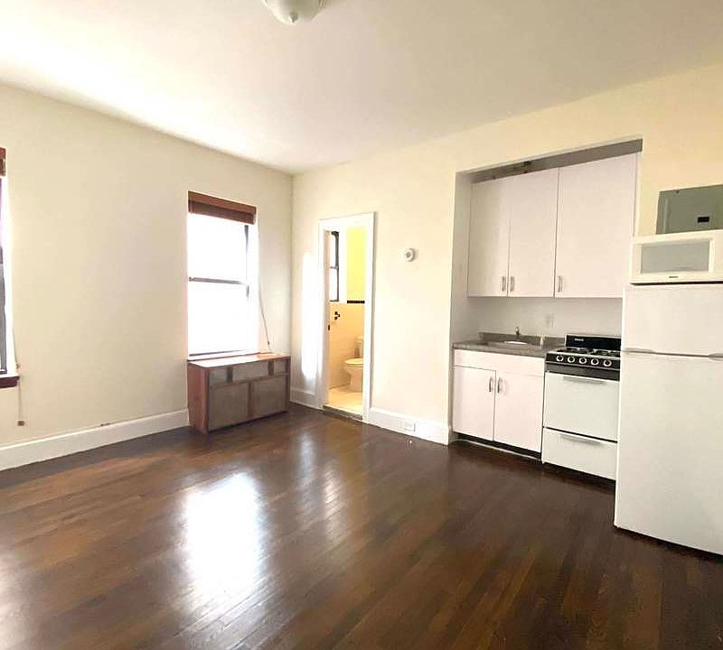 1st image of 22 W 77th St #54E