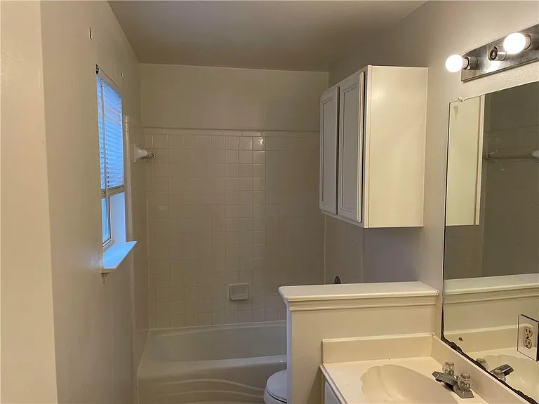 2302 Yaupon Trl — Photo 20