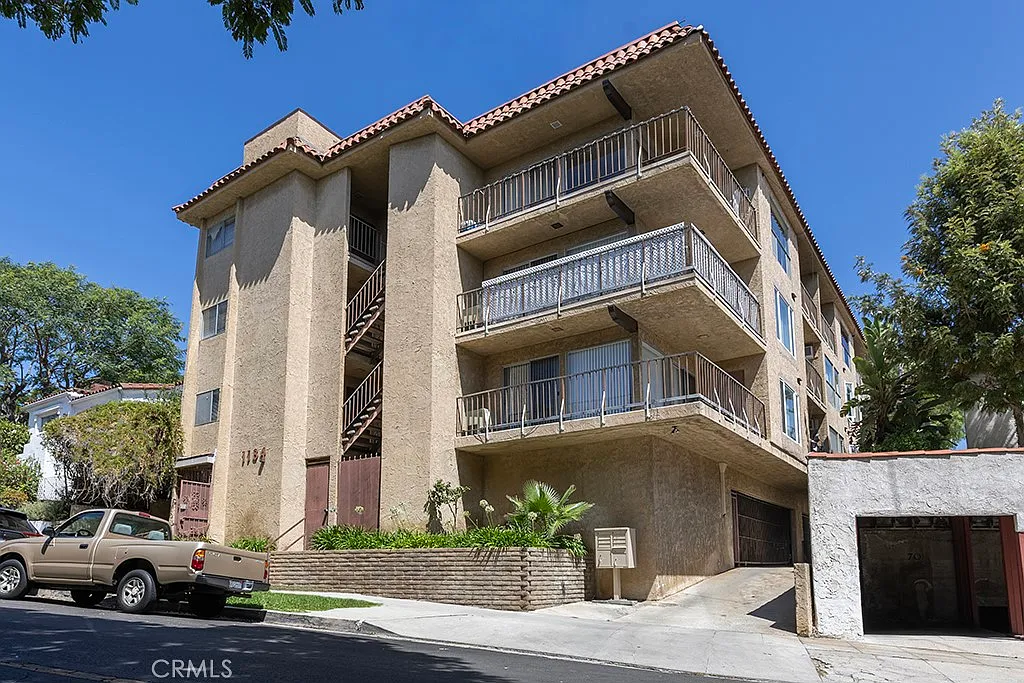 2 bed, 1100 sqft, $2,800 — Photo 1