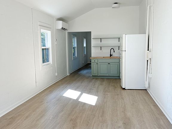 3rd image of 159 Vanira Ave SE