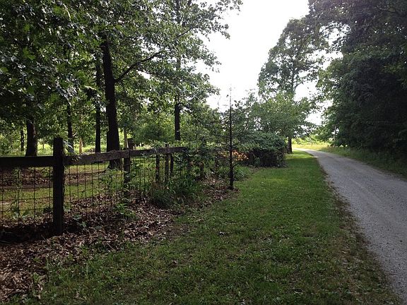 5th image of 16538 Pioneer Ln