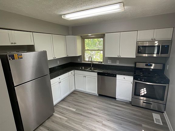 3rd image of 1302&1326 N Woodburn Ave