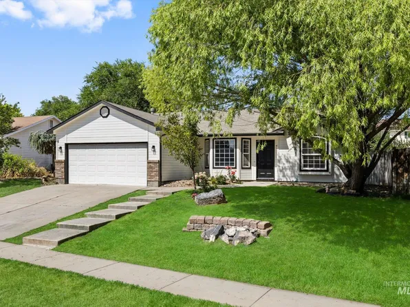 581 N Shady Grove Way, Kuna, ID 83634