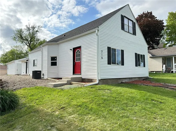 316 7th St, West Des Moines, IA 50265