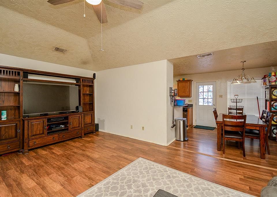 1st image of 16423 Skeet Ct