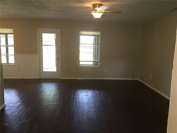 2nd image of 445 Parkview Dr