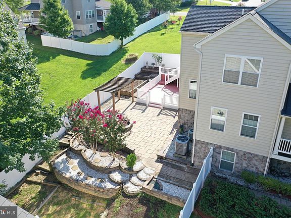 4th image of 41888 Jenkins Ct