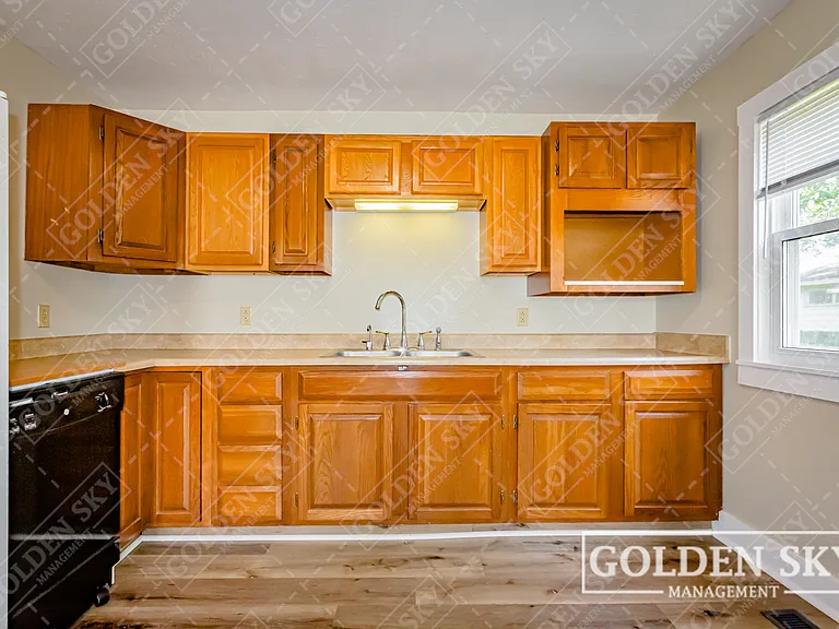 1417 W Memorial Dr #1 — Photo 4