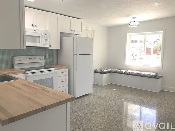 5th image of 4861 Bell Meade Dr #1