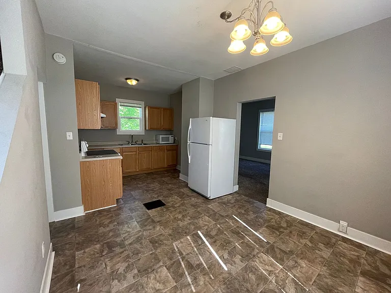 1106 Titus Ave — Photo 10
