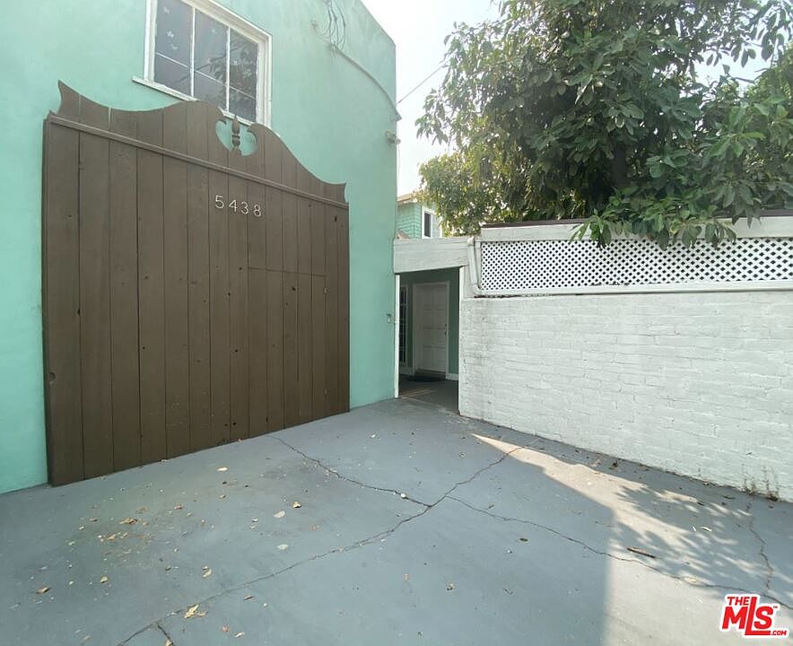1st image of 5438 Fernwood Ave