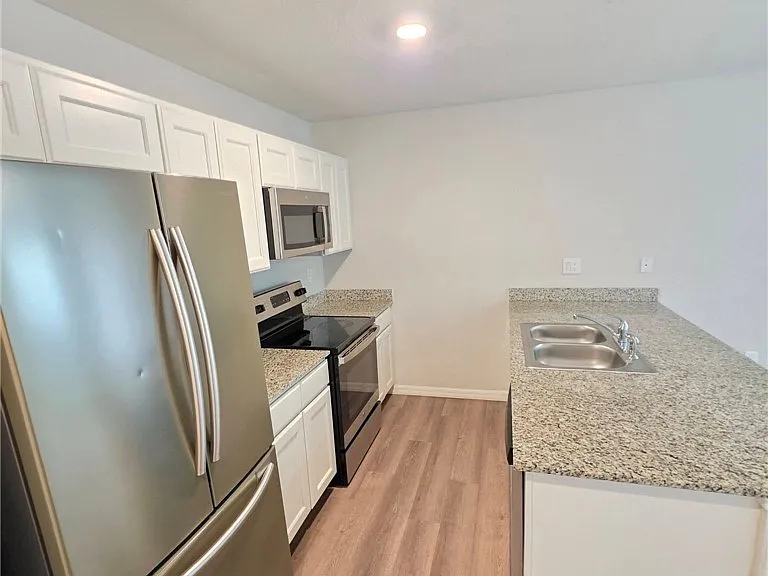 1604 Marble St — Photo 6