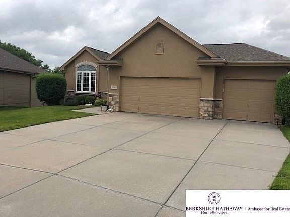 3rd image of 1036 N 183rd Cir