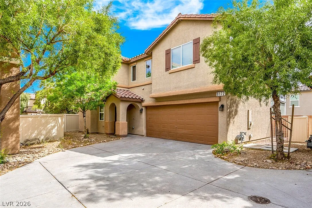 4 bed, 2.5 bath, 1595 sqft, $1,950 — Photo 1