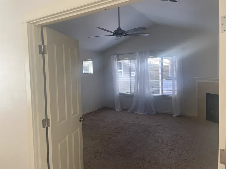 880 SW Mozart Ter — Photo 13