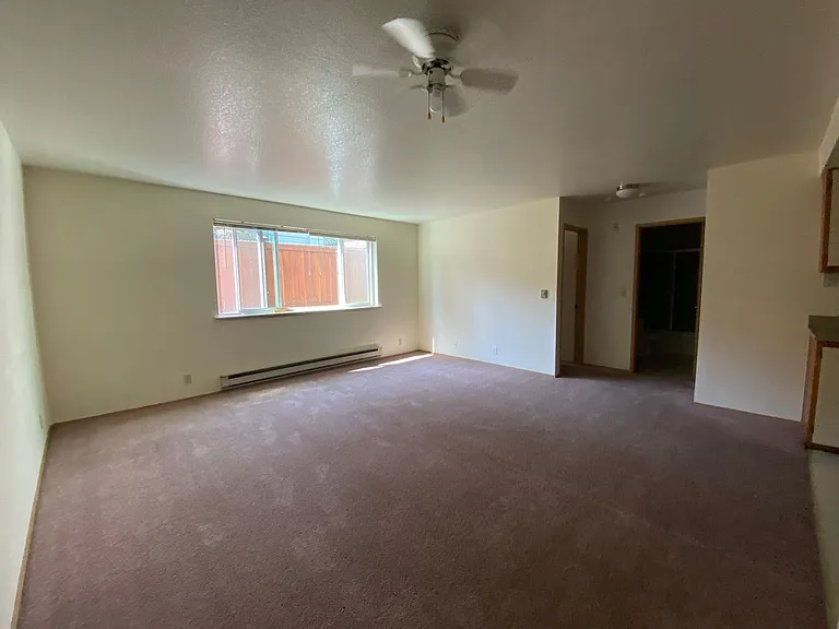 University Court Apartments — Photo 68
