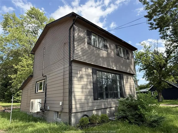 4641 Malden Rd, Windsor, ON N9E 3T4