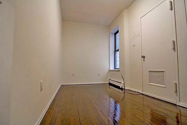 Rented by Owen Olivier, LREB | media 8