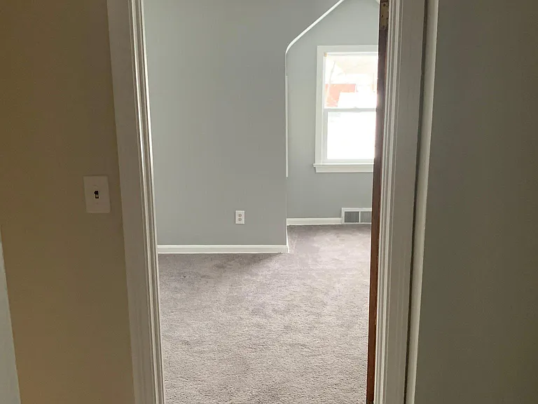 310 W Delaware Ave — Photo 27