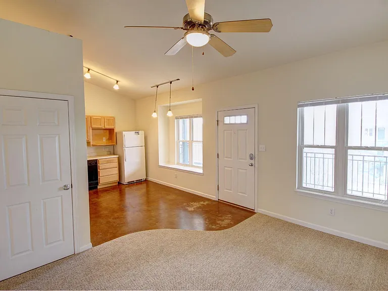Scholar's Quad Collegiate Apartments — Photo 26