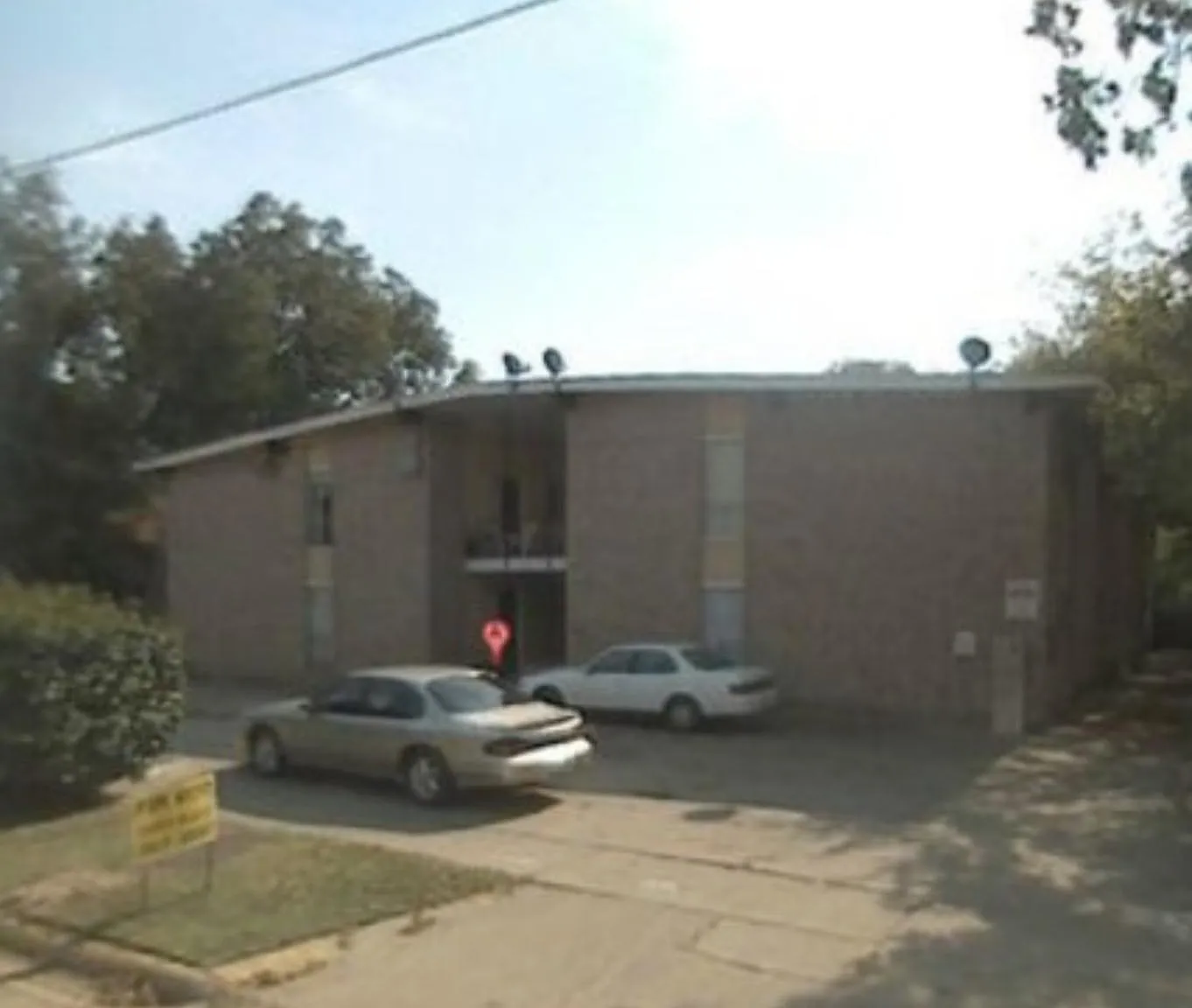 2 bed, 765 sqft, $1,300 — Photo 2
