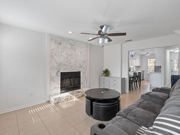 2nd image of 73 Kelly Way