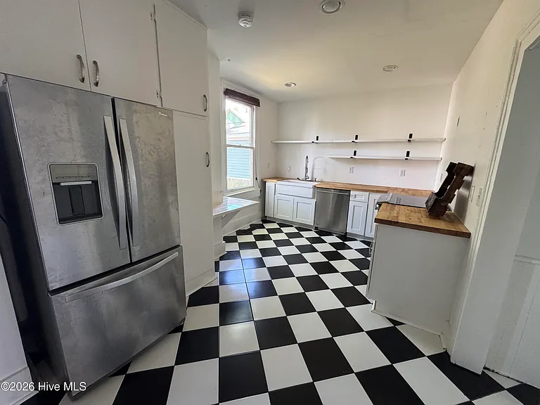 805 Ann St #B — Photo 17