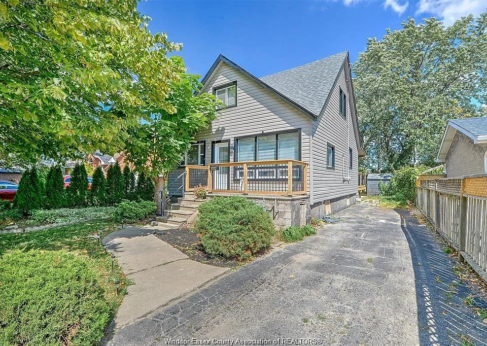 3262 Clemenceau Blvd