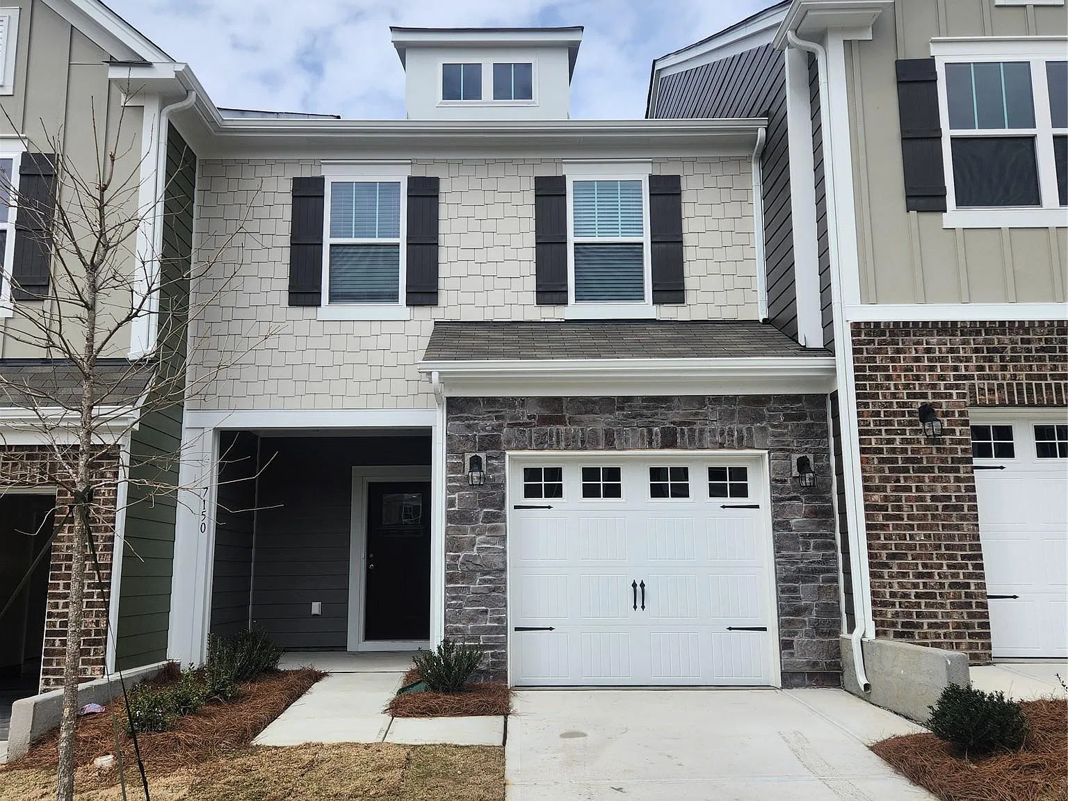 3 bed, 2.5 bath, $2,150 — Photo 2