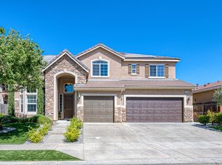 2272 E Prestwick Ave, Fresno, CA 93730