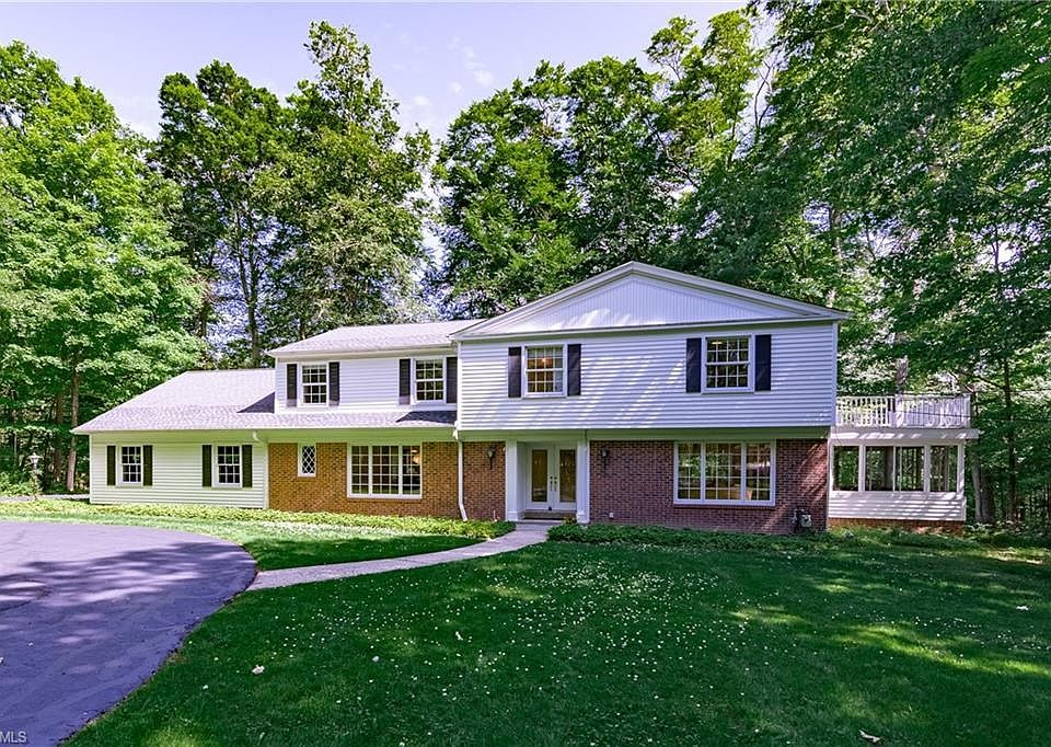 1st image of 125 Easton Ln