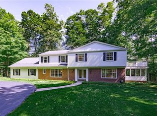 125 Easton Ln, Moreland Hills, OH 44022
