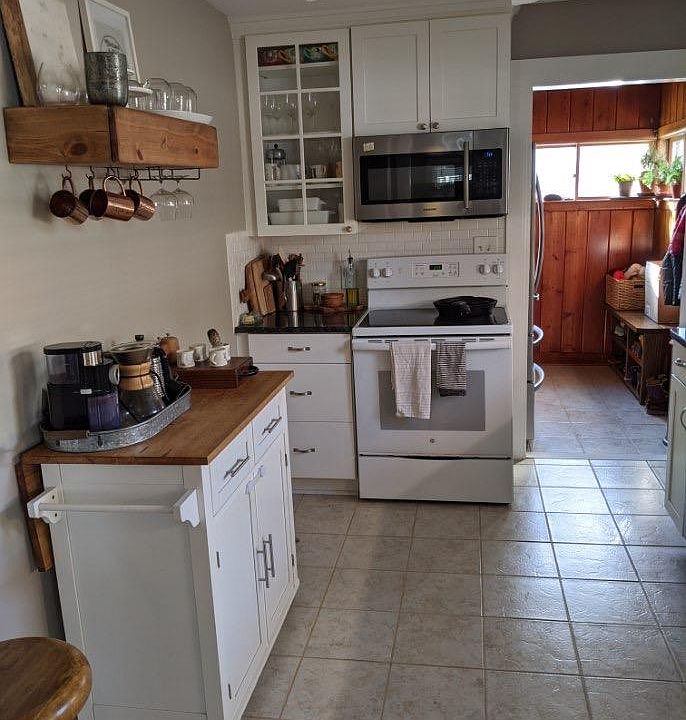 2nd image of 423 Wesley St