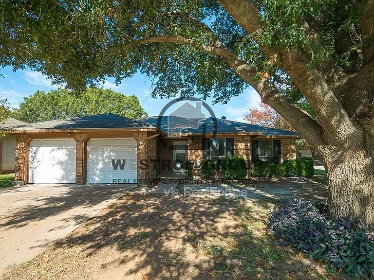 3501 Wentworth Dr — Photo 1