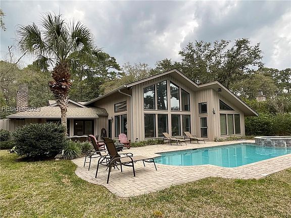 2nd image of 335 Greenwood Dr