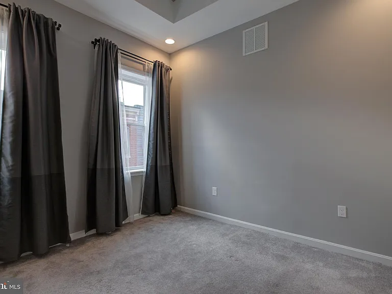 16 N Bradford St — Photo 18